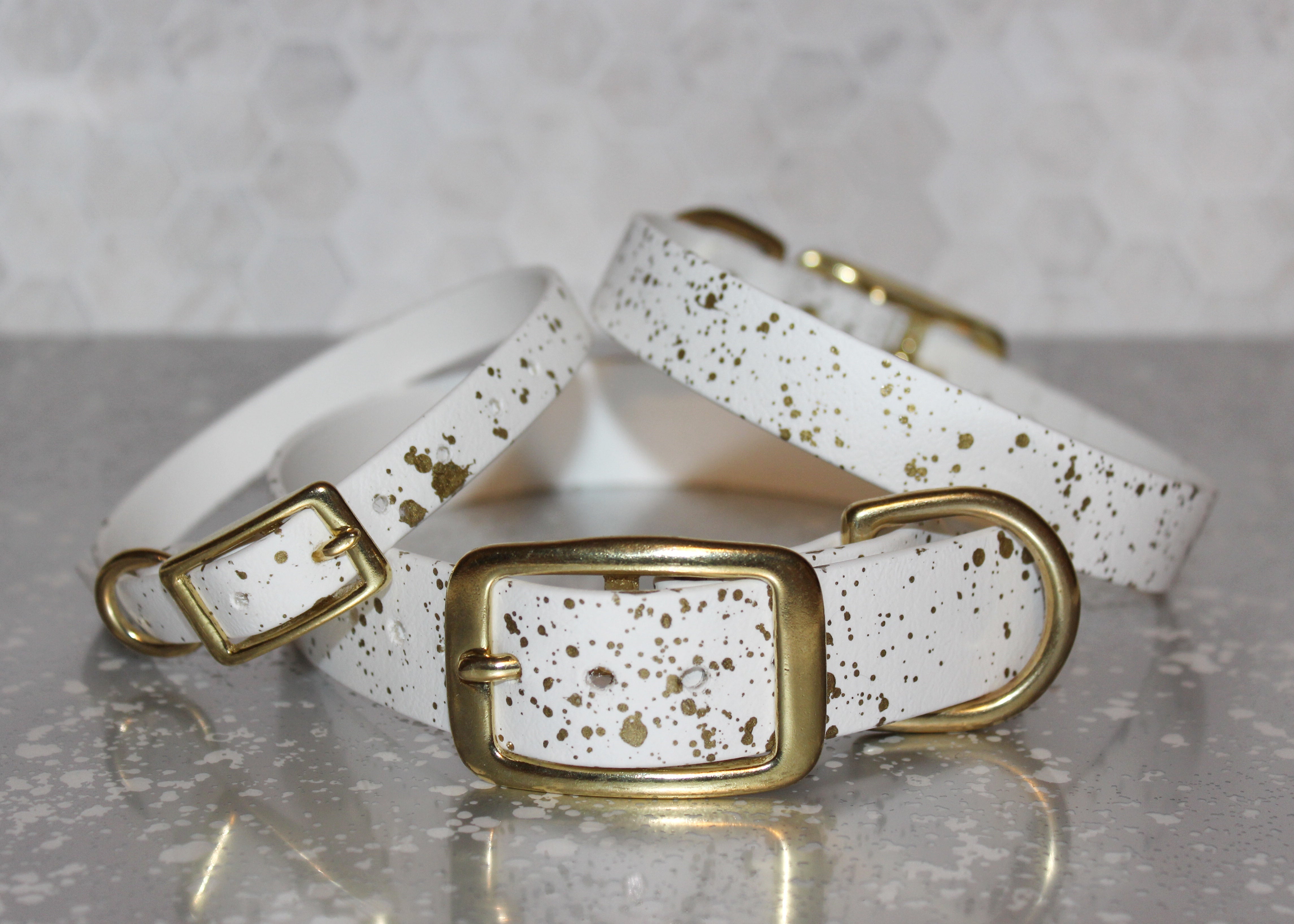 Limited Edition • Gold Glitter Collar